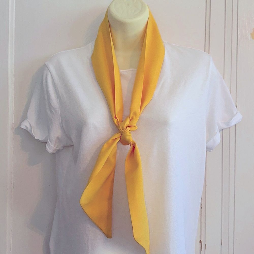 Vintage mid century yellow polyester neck scarf‎